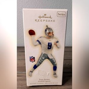 Hallmark NEW 2009 Christmas Ornament NFL Tony Romo 15th Football Legends series